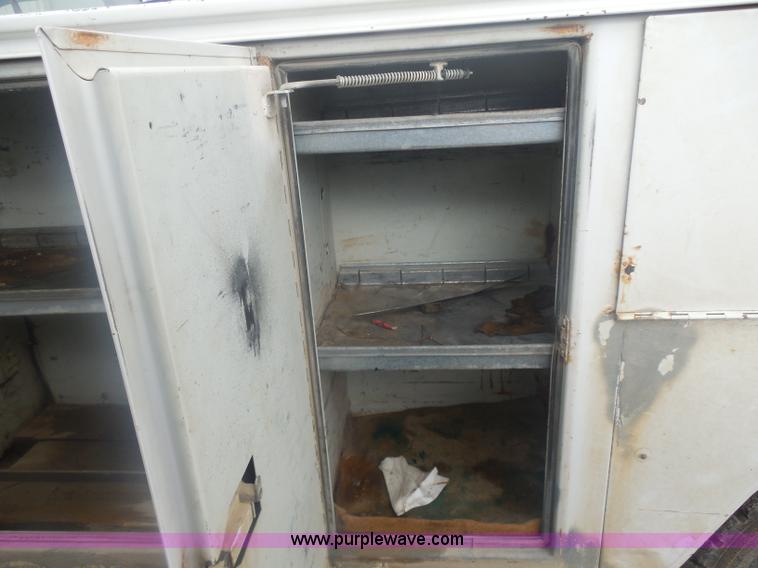 image for item H3184 1992 Chevrolet Chyenne 3500 utility truck