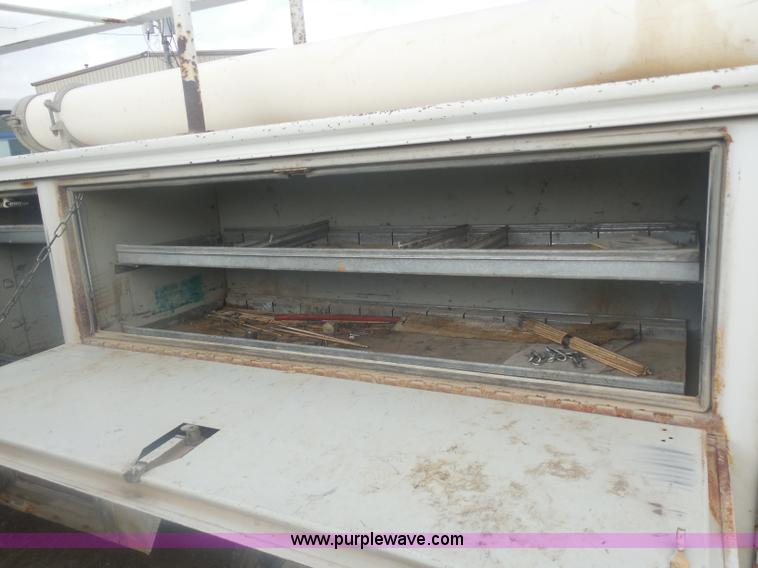 image for item H3184 1992 Chevrolet Chyenne 3500 utility truck