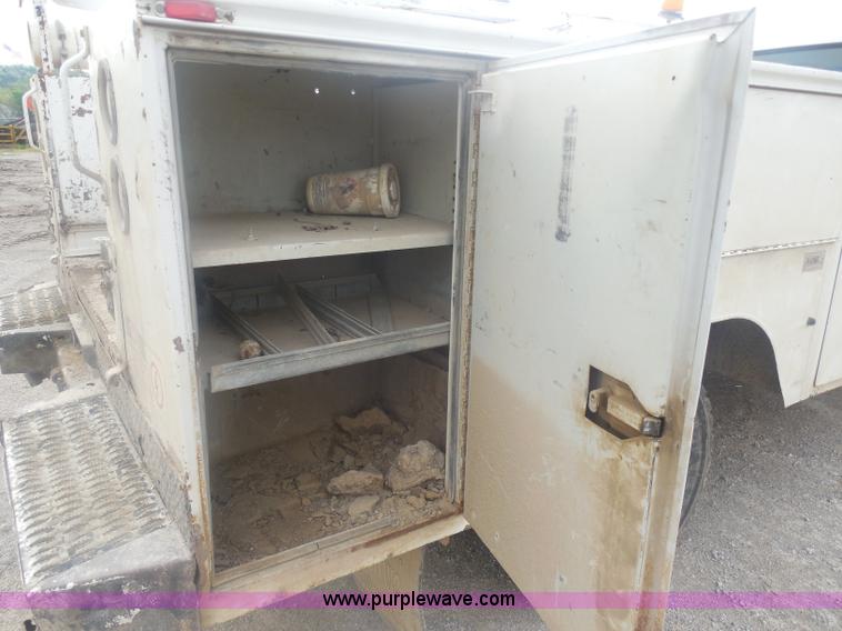 image for item H3184 1992 Chevrolet Chyenne 3500 utility truck