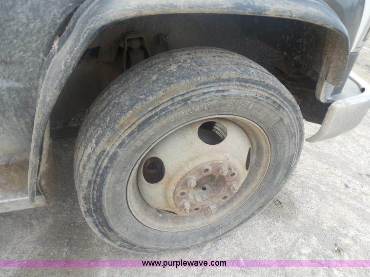 image for item H3184 1992 Chevrolet Chyenne 3500 utility truck