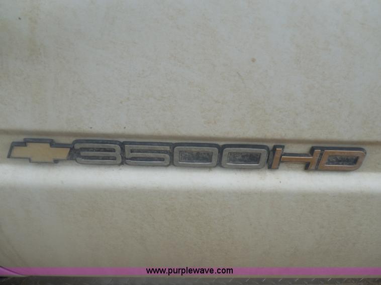 image for item H3184 1992 Chevrolet Chyenne 3500 utility truck