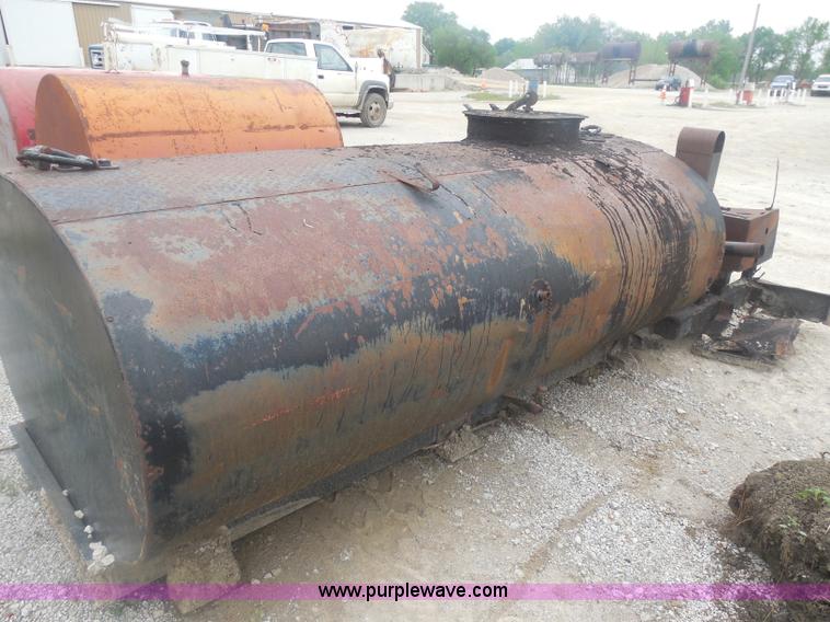 image for item H3185 Oil tank