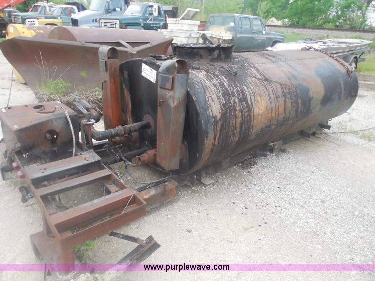 image for item H3185 Oil tank