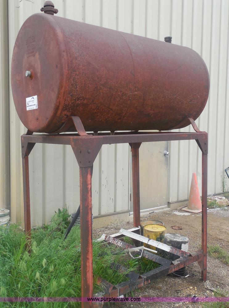 image for item H3189 S.D. Co. 1946 300 gallon fuel tank