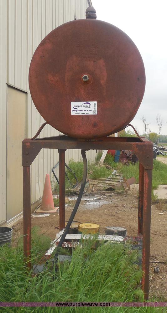 image for item H3189 S.D. Co. 1946 300 gallon fuel tank