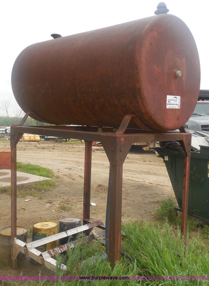 image for item H3189 S.D. Co. 1946 300 gallon fuel tank
