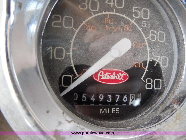 image for item H3199 1990 Peterbilt 379 semi truck