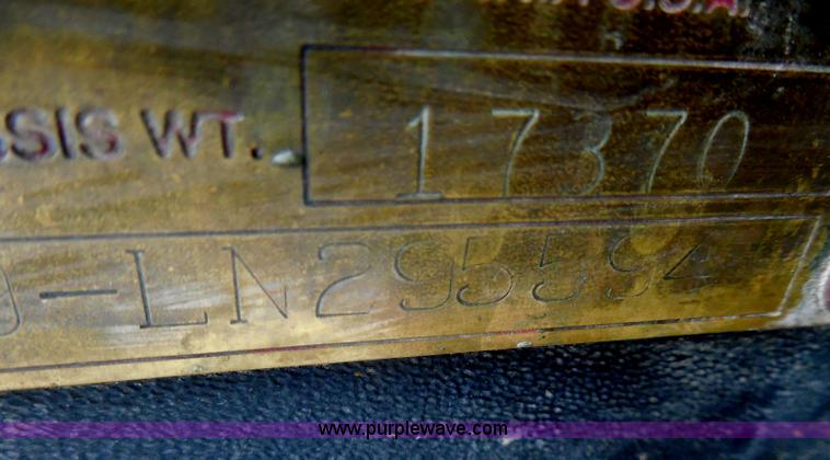 image for item H3199 1990 Peterbilt 379 semi truck