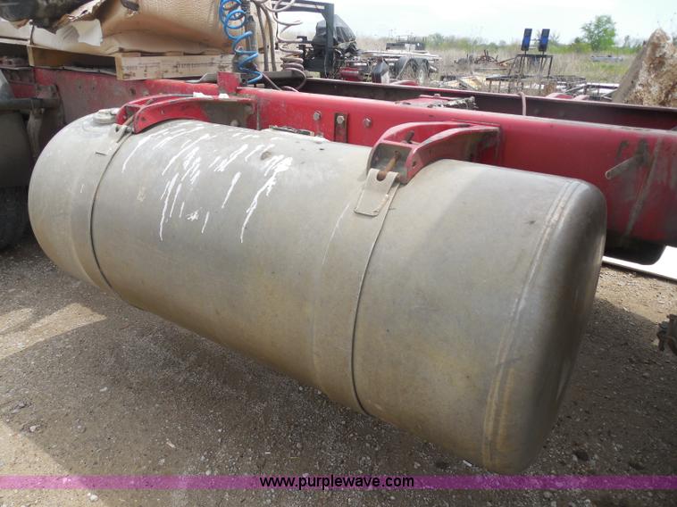 image for item H3199 1990 Peterbilt 379 semi truck