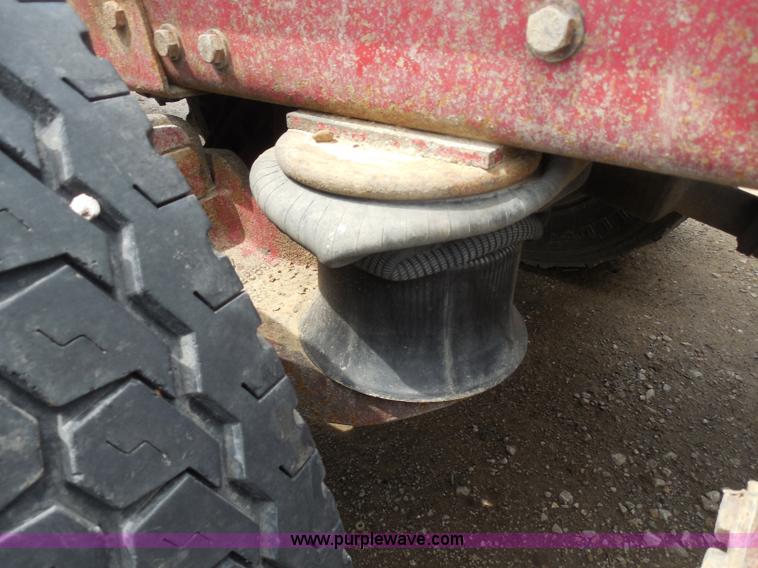 image for item H3199 1990 Peterbilt 379 semi truck