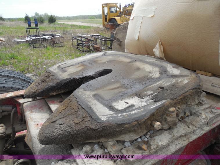 image for item H3199 1990 Peterbilt 379 semi truck