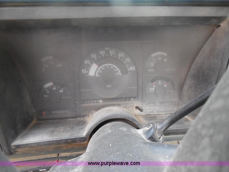 image for item H3201 1991 Chevrolet 2500 truck cab and chassis