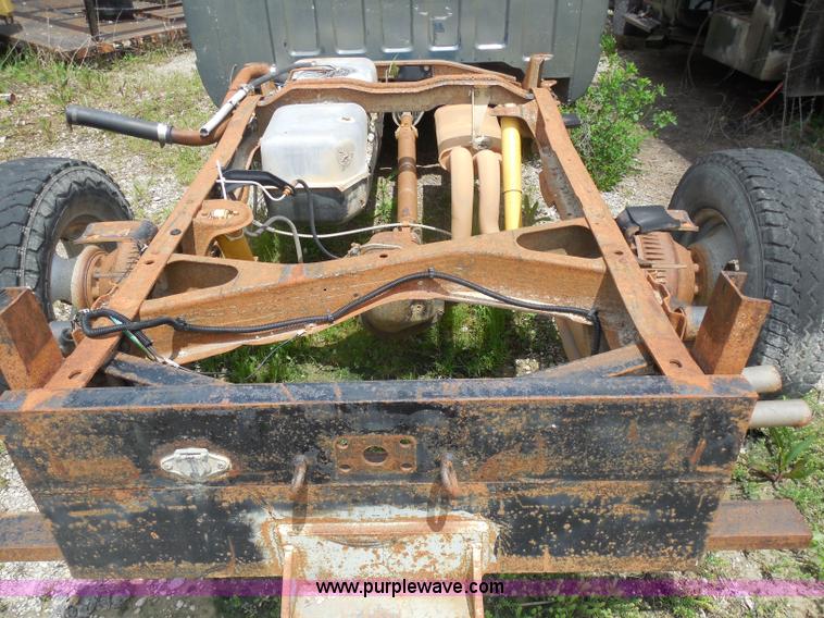 image for item H3201 1991 Chevrolet 2500 truck cab and chassis