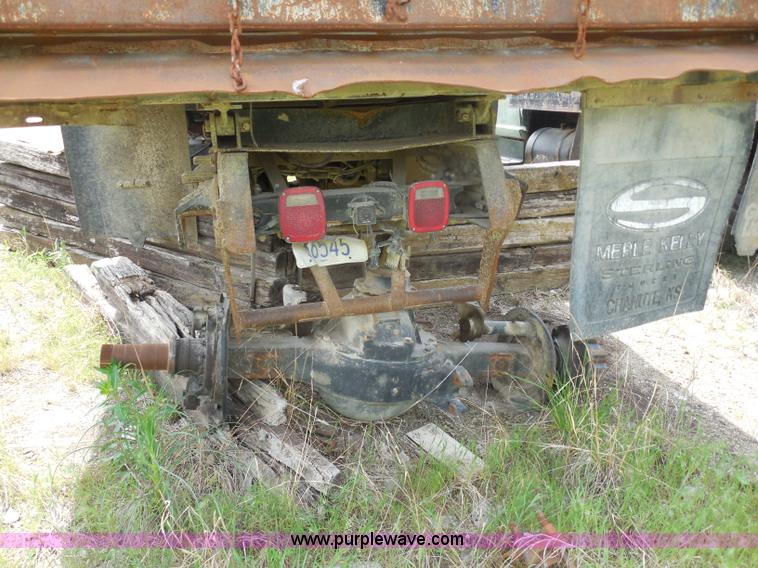 image for item H3205 2000 Sterling L7500 dump truck