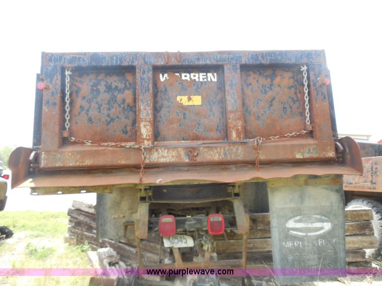 image for item H3205 2000 Sterling L7500 dump truck