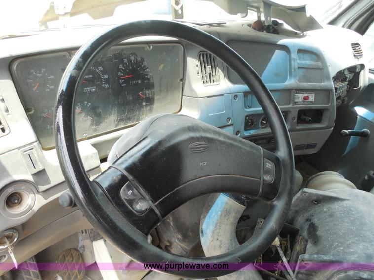 image for item H3205 2000 Sterling L7500 dump truck