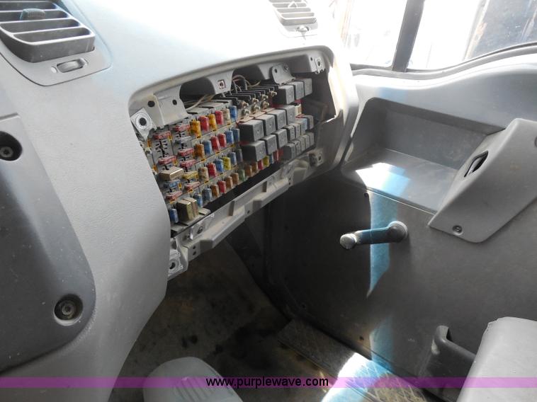 image for item H3205 2000 Sterling L7500 dump truck