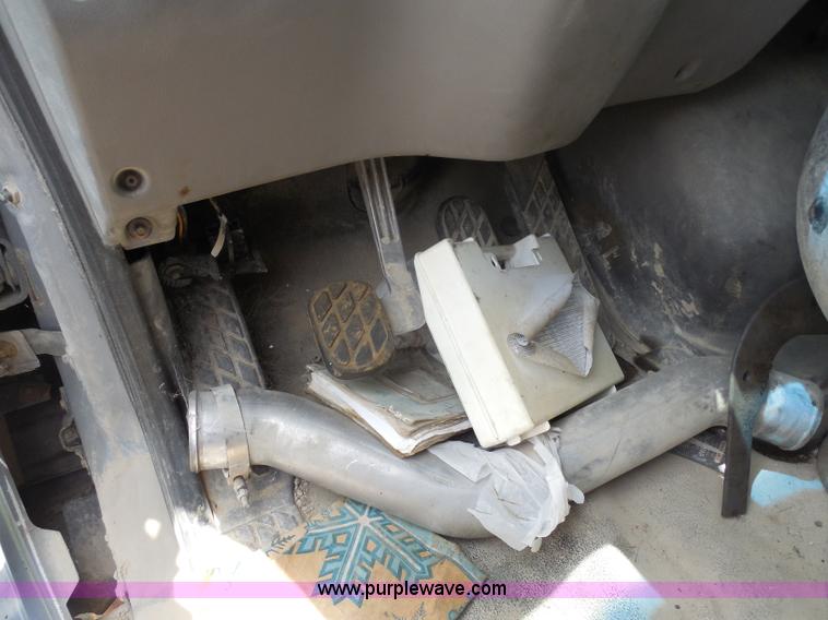 image for item H3205 2000 Sterling L7500 dump truck