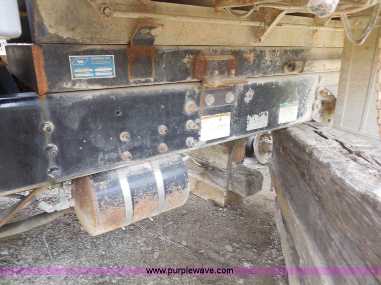 image for item H3205 2000 Sterling L7500 dump truck