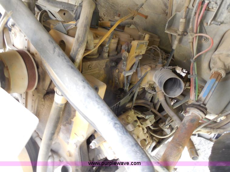 image for item H3205 2000 Sterling L7500 dump truck