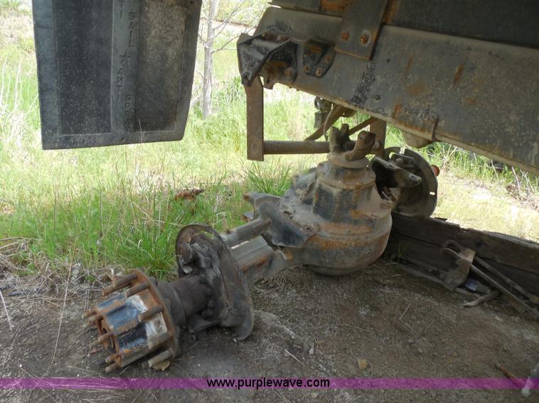 image for item H3205 2000 Sterling L7500 dump truck