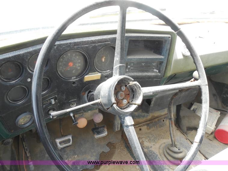 image for item H3206 1975 Chevrolet C60 flatbed truck