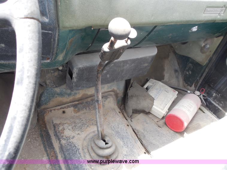 image for item H3206 1975 Chevrolet C60 flatbed truck