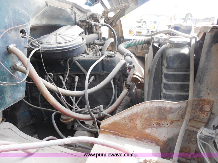 image for item H3206 1975 Chevrolet C60 flatbed truck