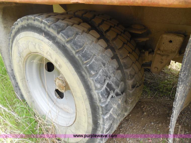 image for item H3206 1975 Chevrolet C60 flatbed truck