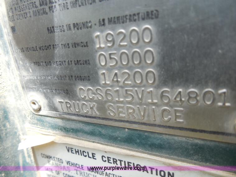 image for item H3206 1975 Chevrolet C60 flatbed truck