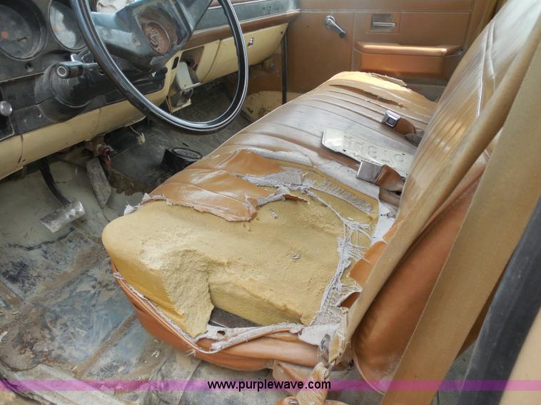 image for item H3207 1988 Chevrolet R20 Crew Cab truck cab and chassis