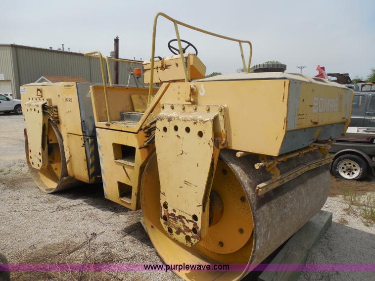 image for item H3208 Bomag BW161AD vibratory roller