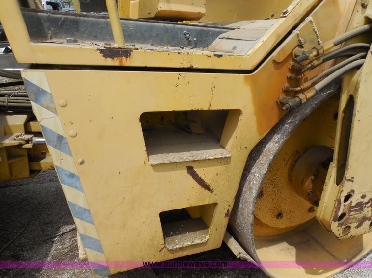 image for item H3208 Bomag BW161AD vibratory roller