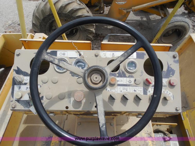 image for item H3208 Bomag BW161AD vibratory roller