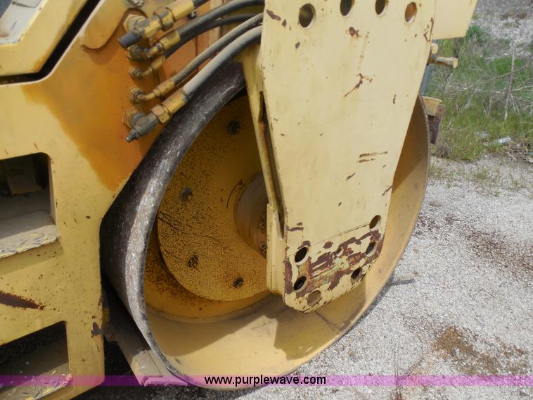 image for item H3208 Bomag BW161AD vibratory roller