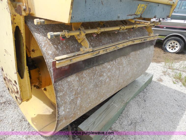 image for item H3208 Bomag BW161AD vibratory roller