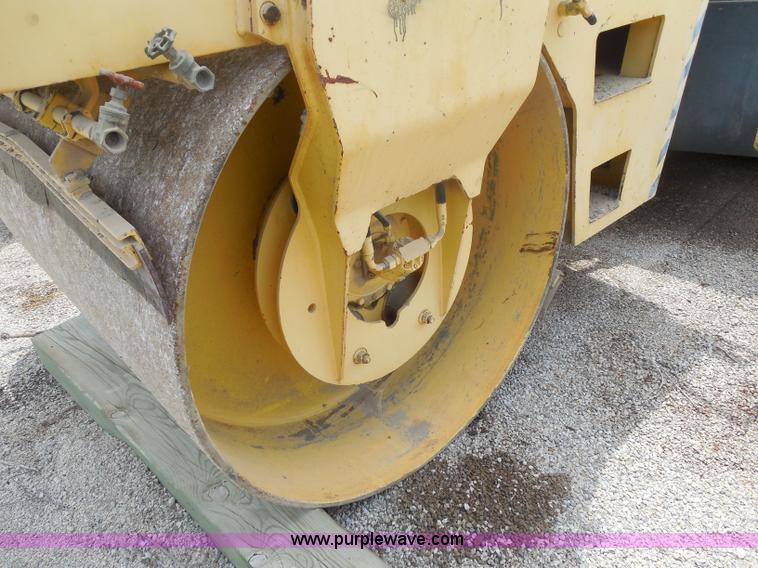 image for item H3208 Bomag BW161AD vibratory roller