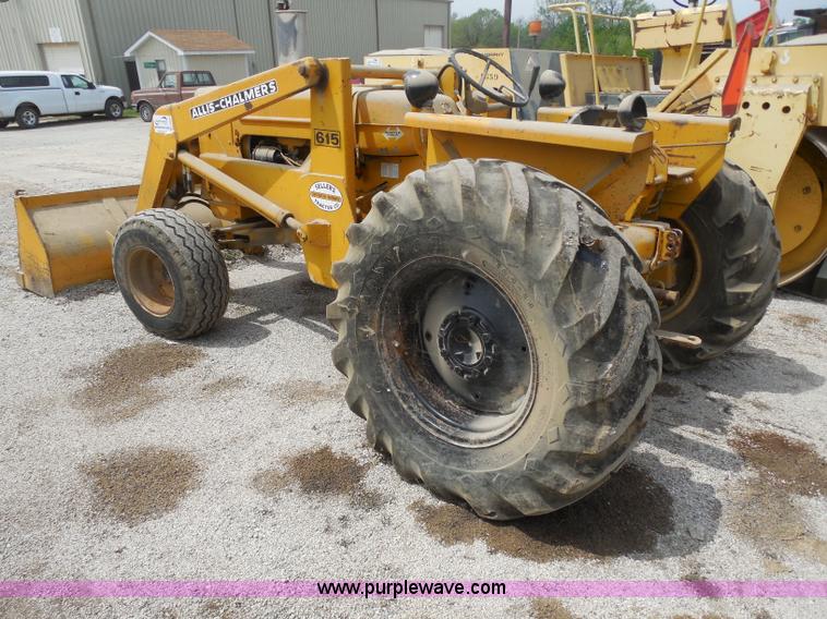 image for item H3209 Allis Chalmers 615 tractor