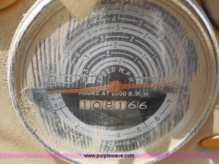 image for item H3209 Allis Chalmers 615 tractor