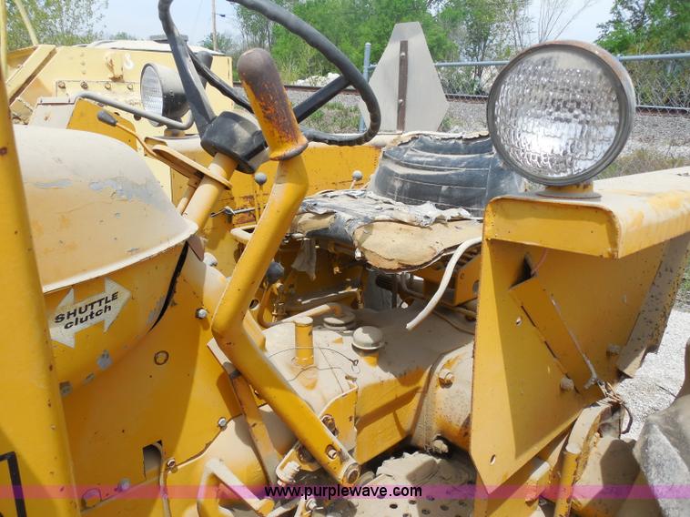 image for item H3209 Allis Chalmers 615 tractor