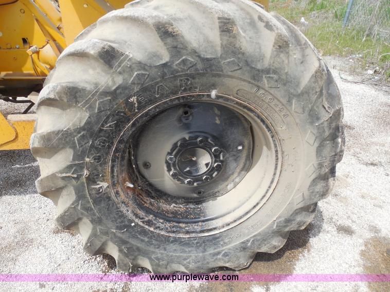 image for item H3209 Allis Chalmers 615 tractor