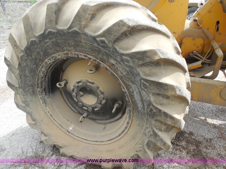 image for item H3209 Allis Chalmers 615 tractor