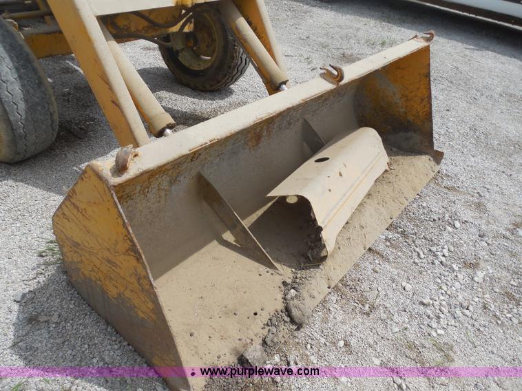 image for item H3209 Allis Chalmers 615 tractor