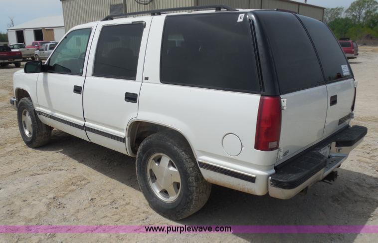 image for item H3210 1997 Chevrolet Tahoe SUV