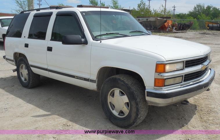 image for item H3210 1997 Chevrolet Tahoe SUV