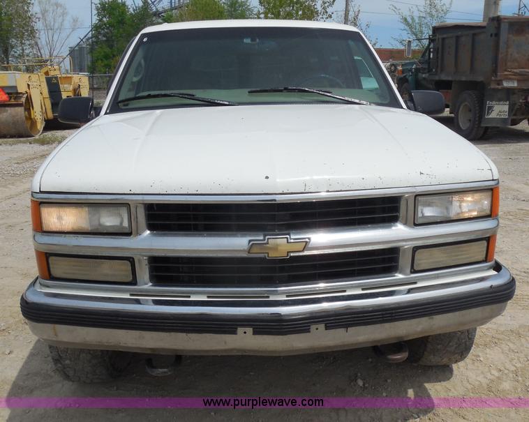 image for item H3210 1997 Chevrolet Tahoe SUV
