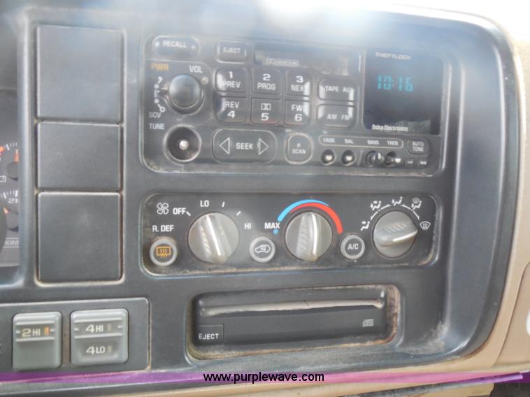 image for item H3210 1997 Chevrolet Tahoe SUV