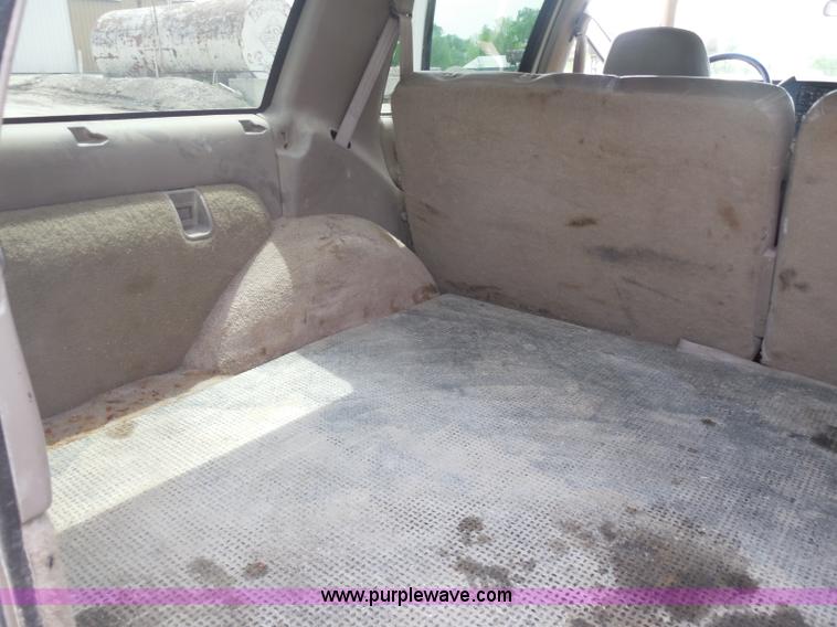 image for item H3210 1997 Chevrolet Tahoe SUV