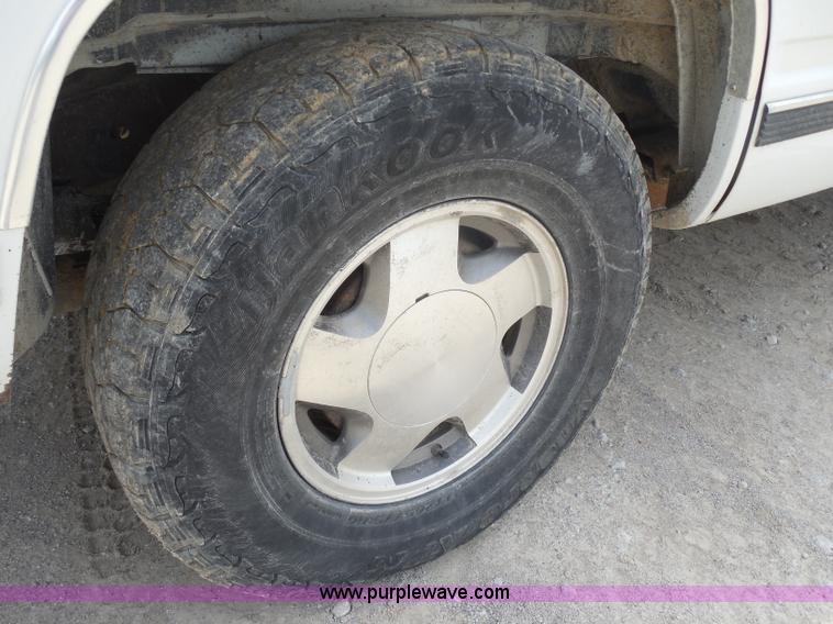 image for item H3210 1997 Chevrolet Tahoe SUV