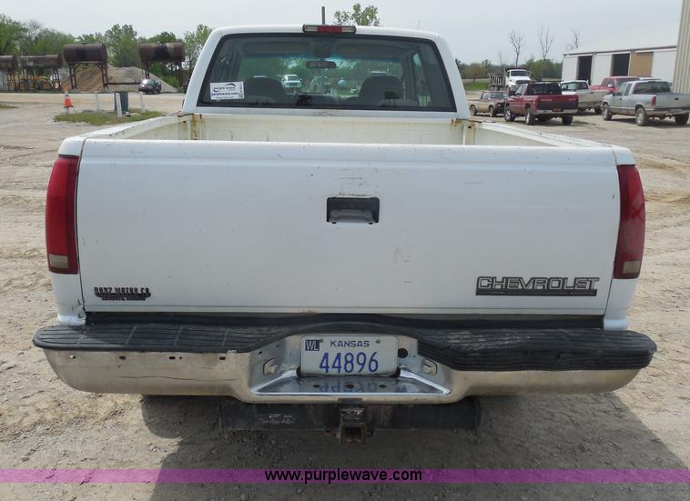 image for item H3211 1998 Chevrolet Silverado 1500 Extended Cab pickup truck